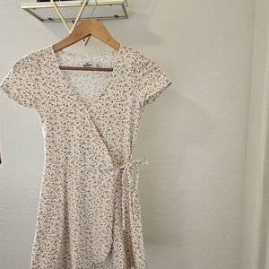Yellow floral Hollister dress